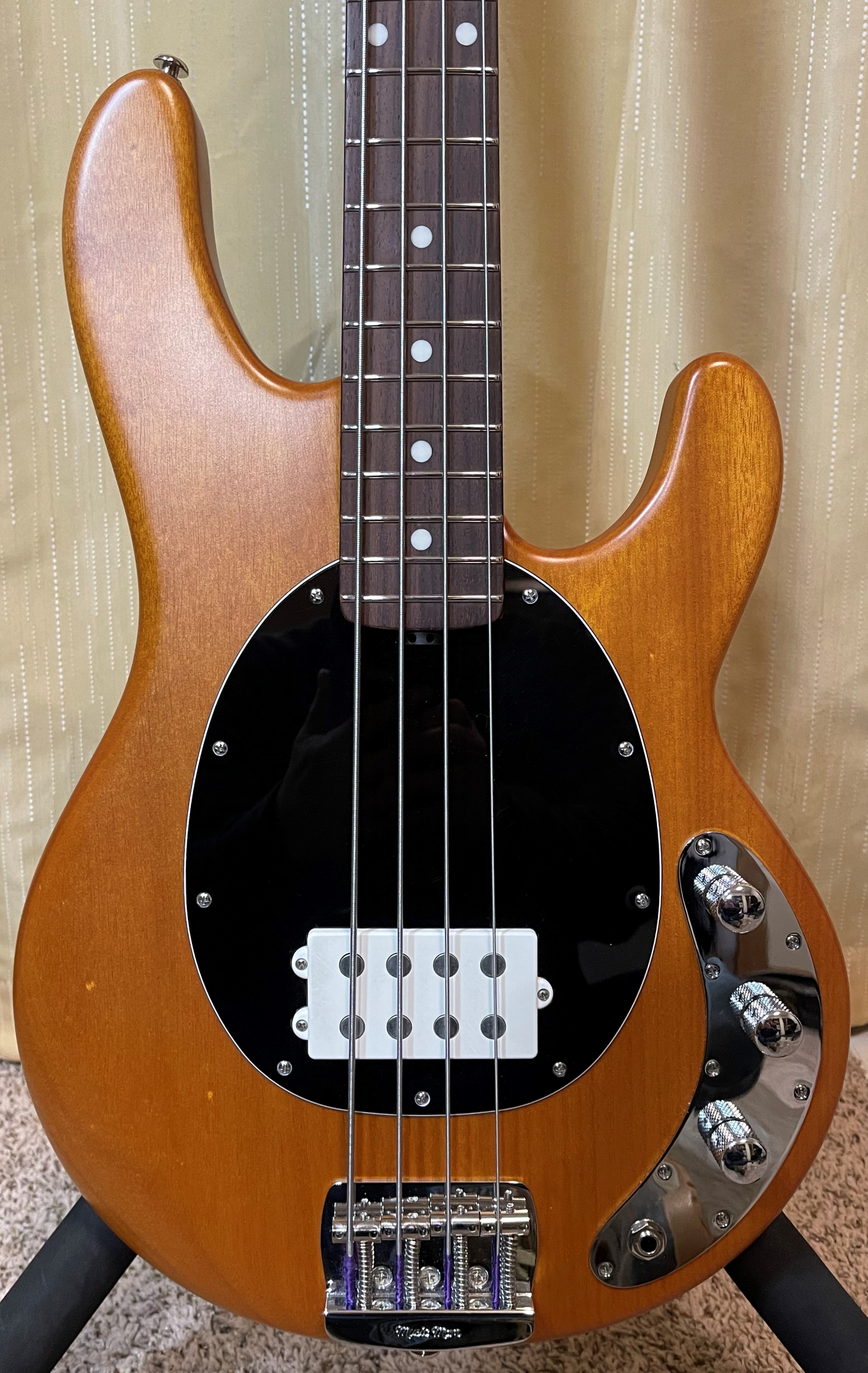 スタニングルアー 【美品バリ虎】Music Man StingRay (Ray34)パッシブ